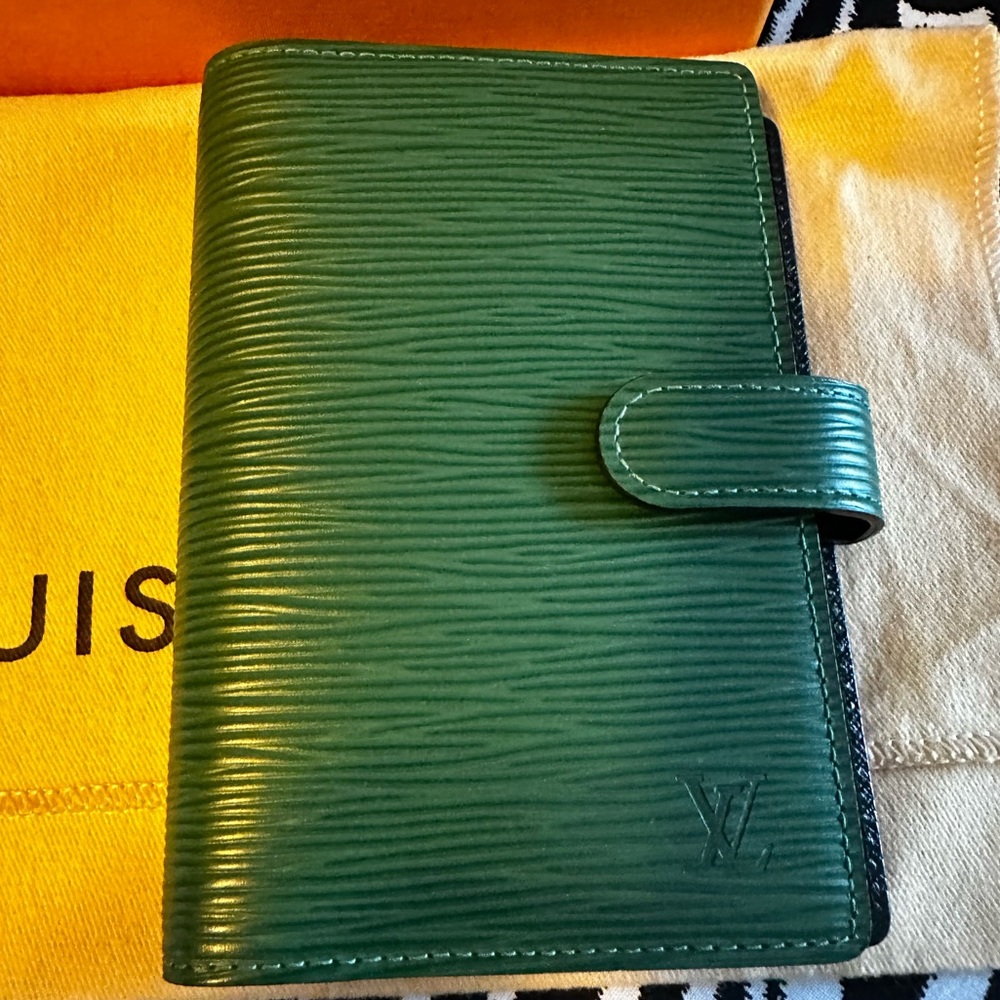 Louis Vuitton ❤️ Green Epi Leather Small Ring Agenda Cover~ Pre ❤️Loved - Picture 3 of 16